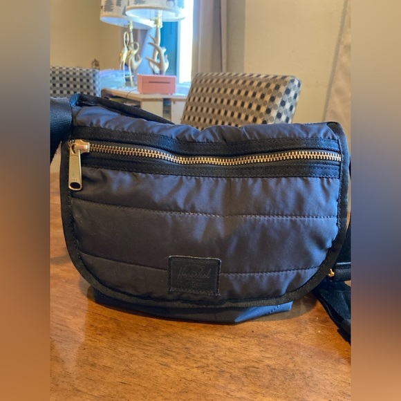 Herschel Supply Company Mini messenger  Bag Durable Nylon - Picture 3 of 7